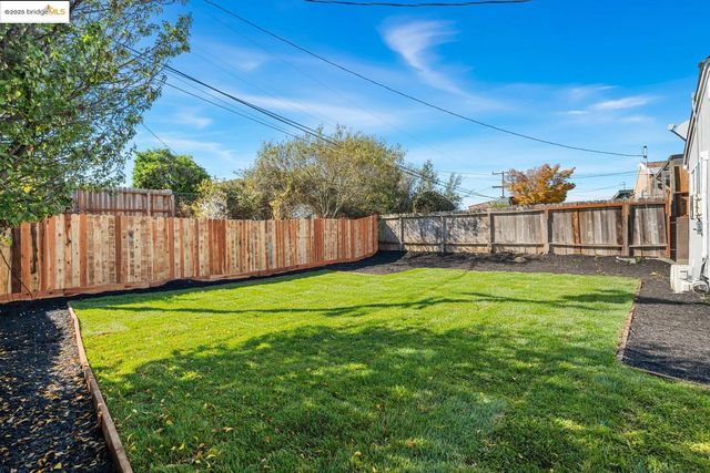 2956 Mullens DR, Richmond, CA 94806