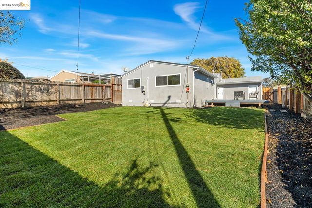 2956 Mullens DR, Richmond, CA 94806