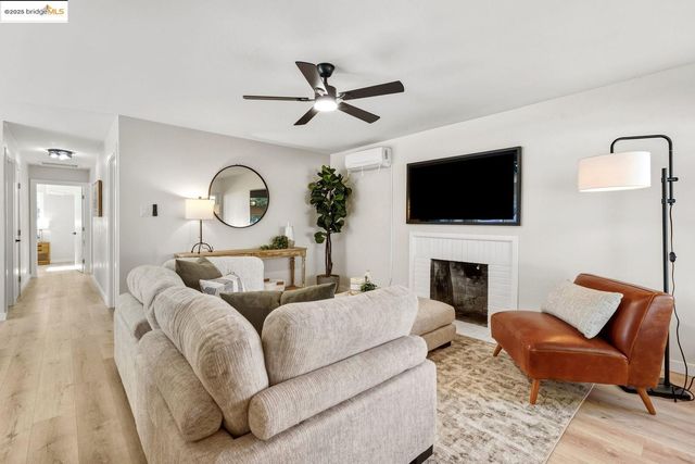 2956 Mullens DR, Richmond, CA 94806