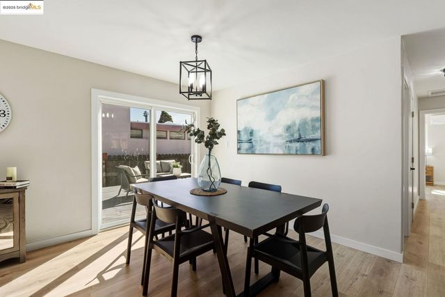 2956 Mullens DR, Richmond, CA 94806