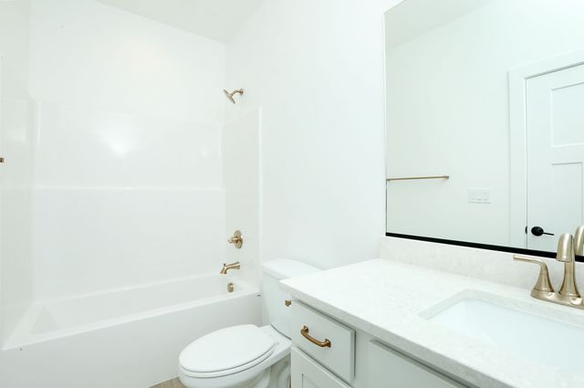 2412 NE 6th Street, Grimes, IA 50111