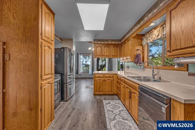 2565 West Thornton Lake Dr NW, Albany, OR 97321