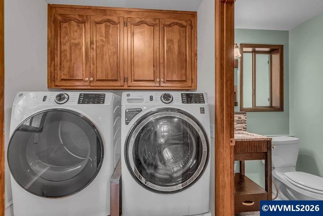 2565 West Thornton Lake Dr NW, Albany, OR 97321