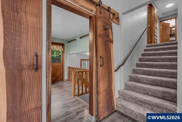 2565 West Thornton Lake Dr NW, Albany, OR 97321