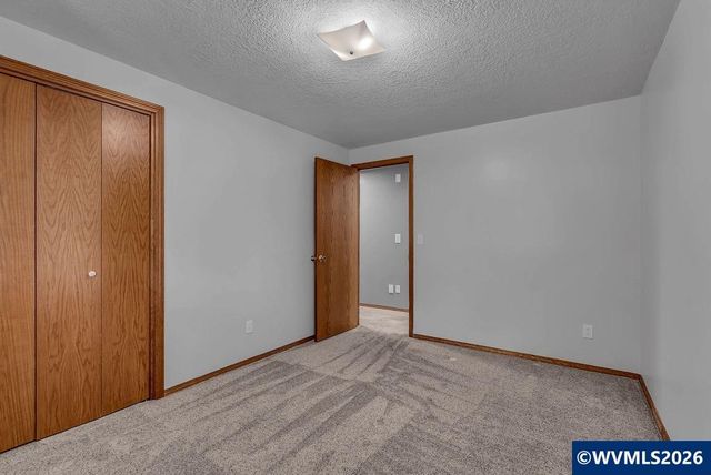 2565 West Thornton Lake Dr NW, Albany, OR 97321