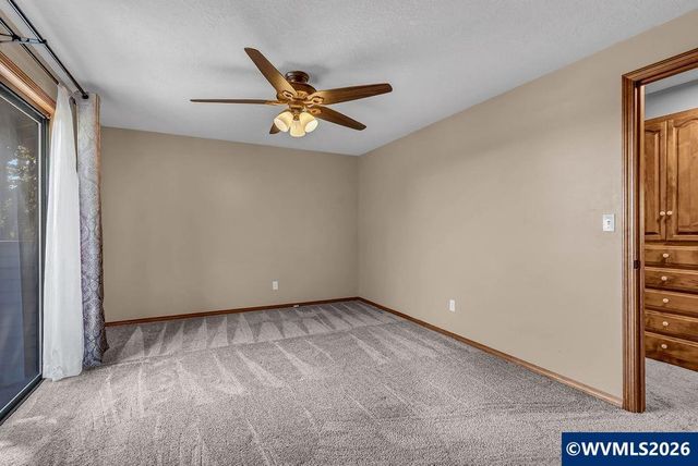 2565 West Thornton Lake Dr NW, Albany, OR 97321