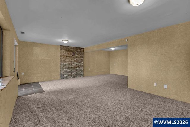 2565 West Thornton Lake Dr NW, Albany, OR 97321