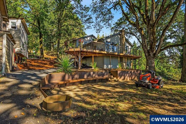 2565 West Thornton Lake Dr NW, Albany, OR 97321