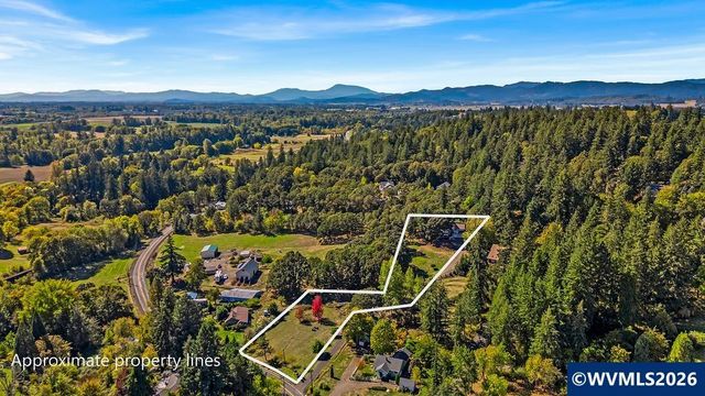 2565 West Thornton Lake Dr NW, Albany, OR 97321