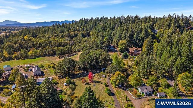 2565 West Thornton Lake Dr NW, Albany, OR 97321