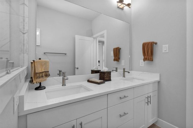 454 S Centro Circle, Shenandoah, TX 77385