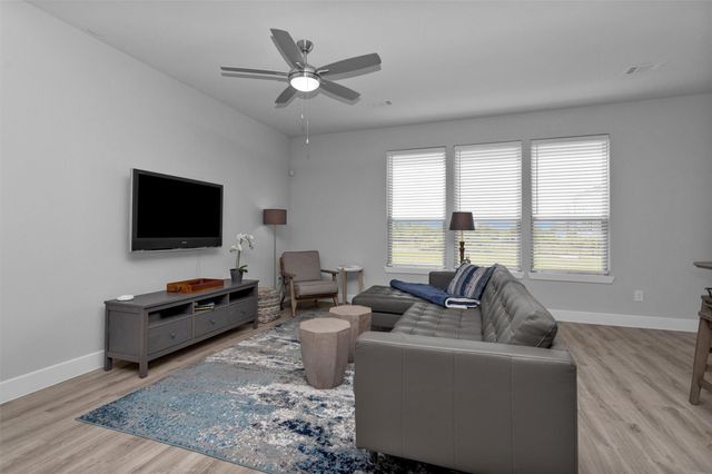 454 S Centro Circle, Shenandoah, TX 77385