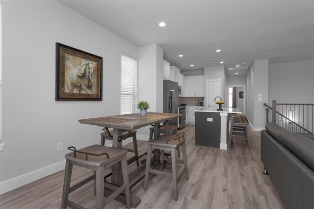 454 S Centro Circle, Shenandoah, TX 77385