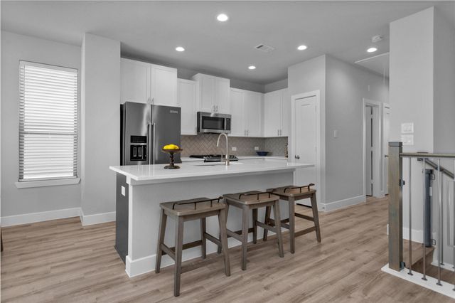 454 S Centro Circle, Shenandoah, TX 77385