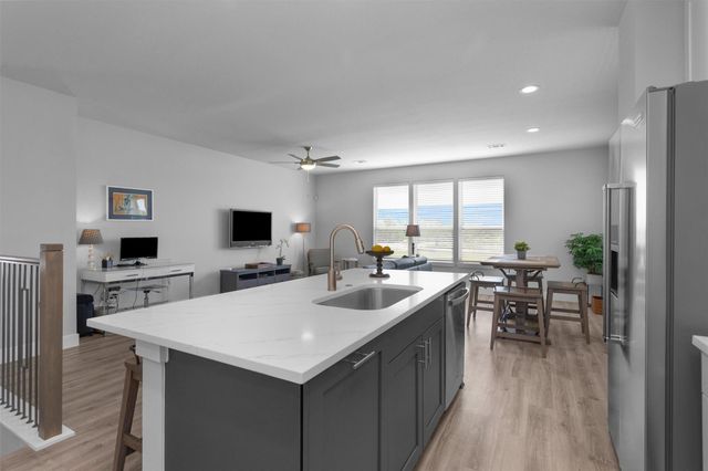 454 S Centro Circle, Shenandoah, TX 77385