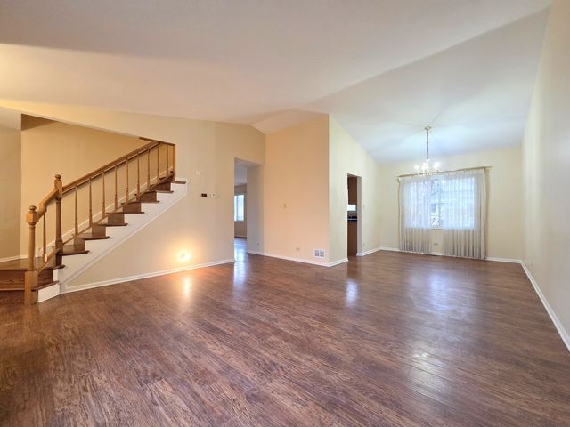 1013 E Meadow Lake Drive, Palatine, IL 60074