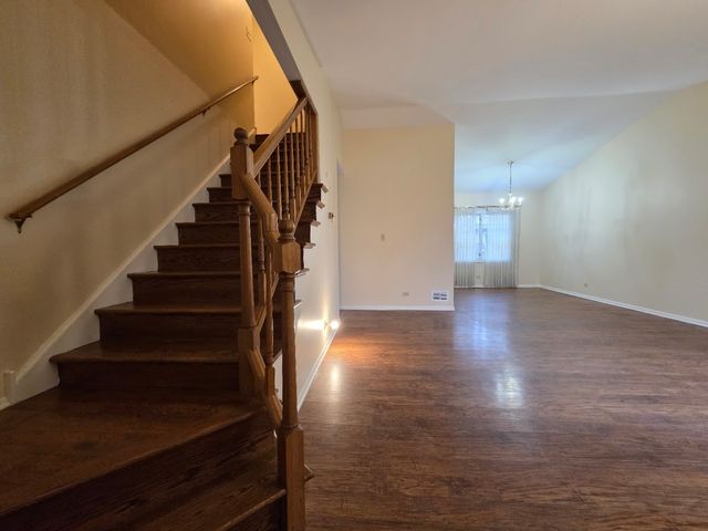 1013 E Meadow Lake Drive, Palatine, IL 60074