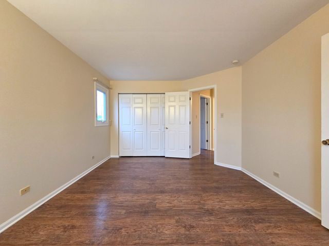 1013 E Meadow Lake Drive, Palatine, IL 60074