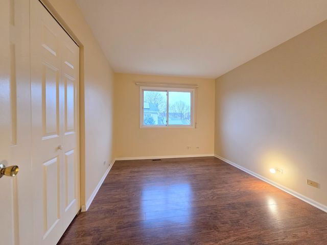 1013 E Meadow Lake Drive, Palatine, IL 60074