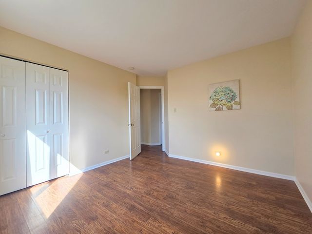 1013 E Meadow Lake Drive, Palatine, IL 60074