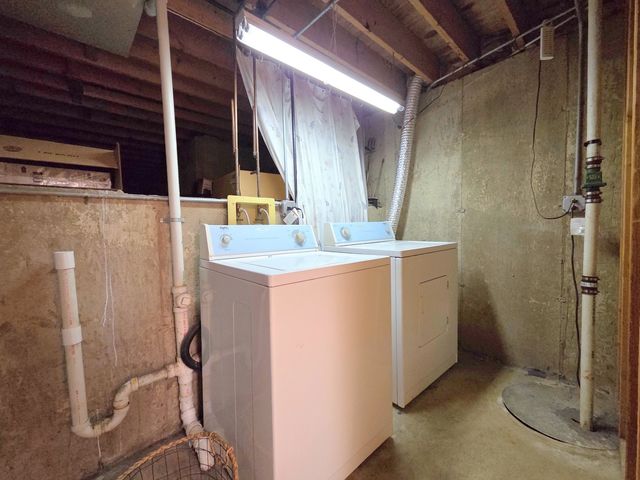 1013 E Meadow Lake Drive, Palatine, IL 60074