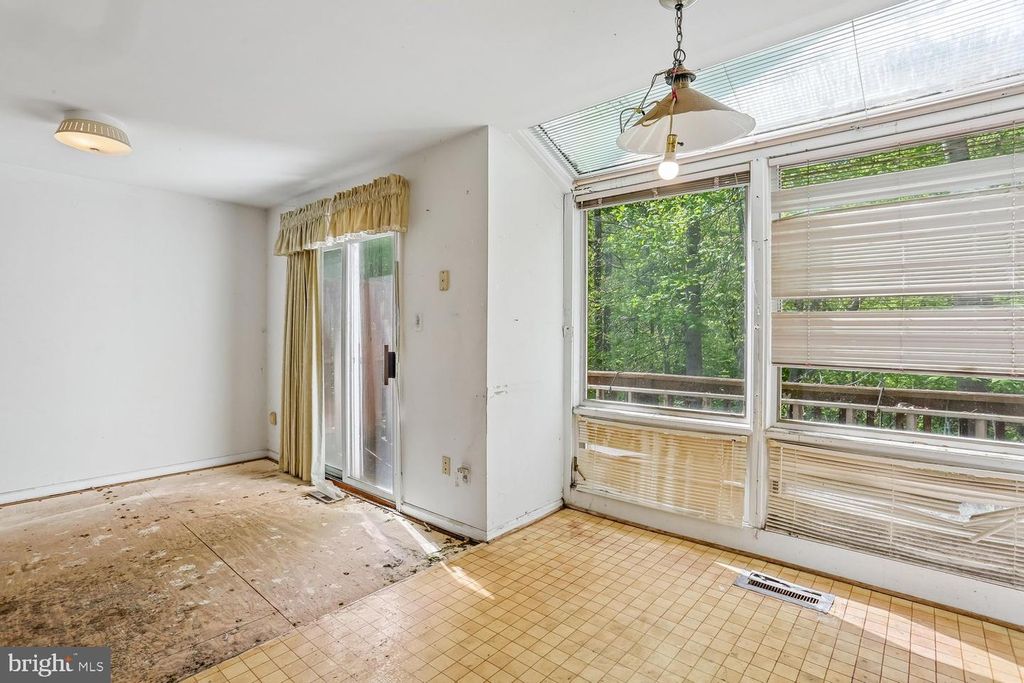 Image 9 of property listing at 14307 RICH BRANCH DR, North Potomac, MD 20878