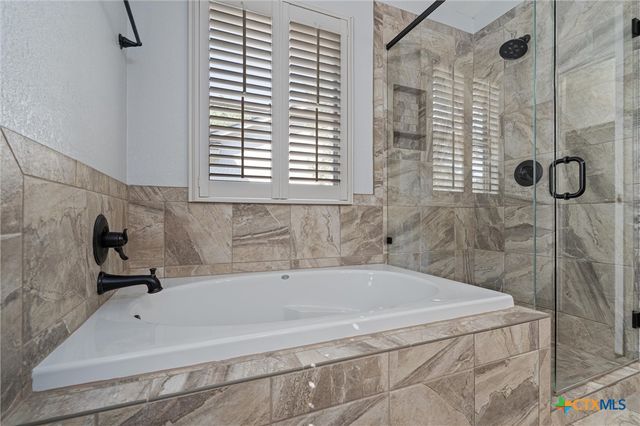 8410 Glen Canyon Drive, Round Rock, TX 78681