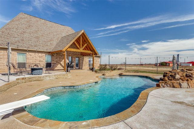 1233 County Road 3550, Paradise, TX 76073