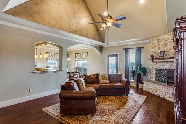 1233 County Road 3550, Paradise, TX 76073