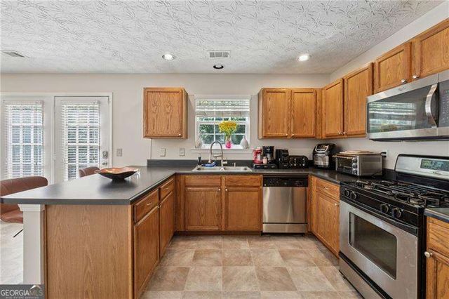 27 Waterbury Way, Douglasville, GA 30134