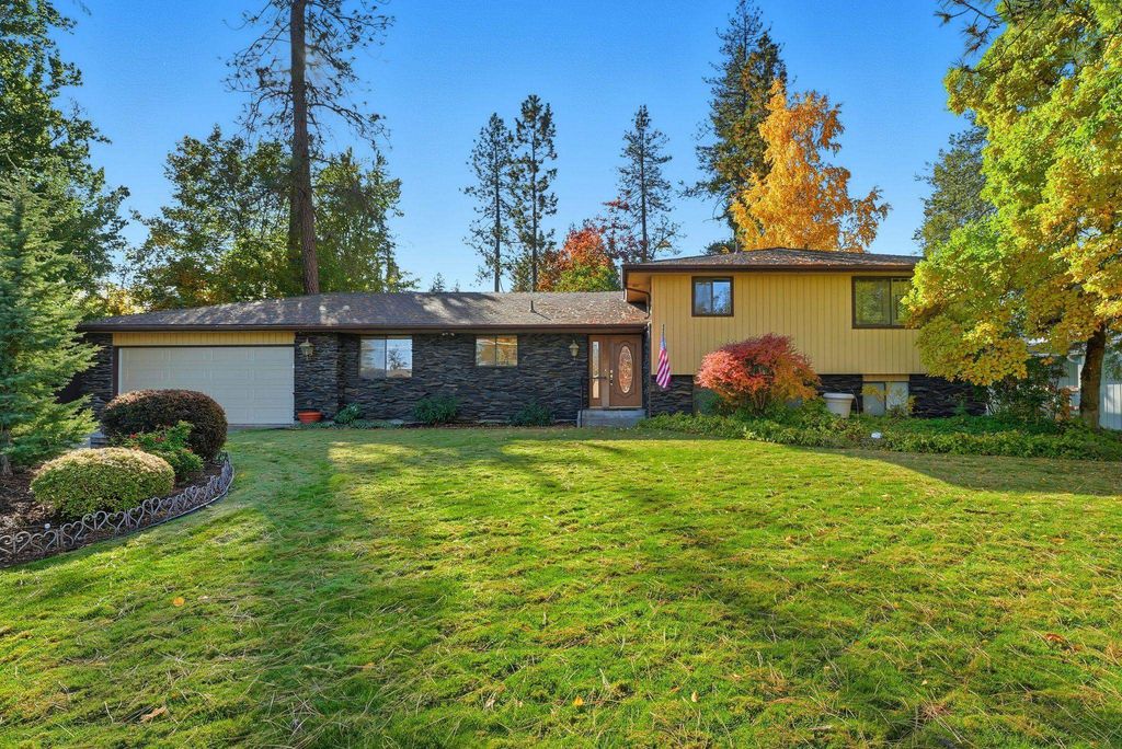 1511 W Fairway Dr, Spokane, WA 99218