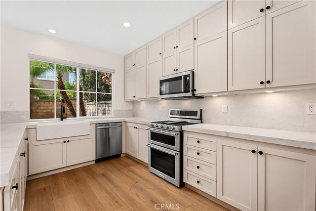 252 Knoll Lake, Mission Viejo, CA 92692