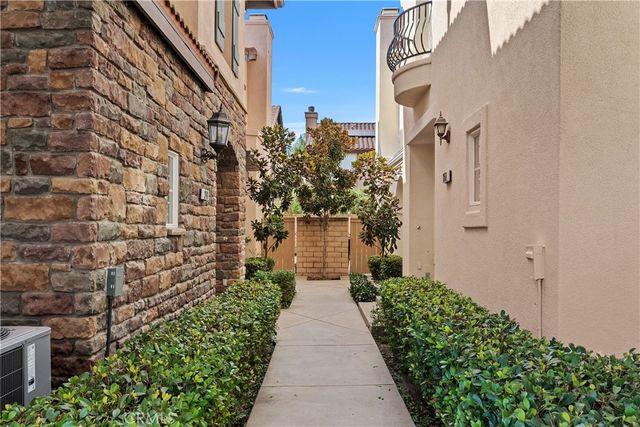252 Knoll Lake, Mission Viejo, CA 92692
