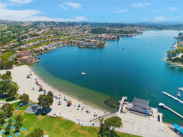 252 Knoll Lake, Mission Viejo, CA 92692