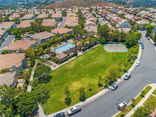 252 Knoll Lake, Mission Viejo, CA 92692