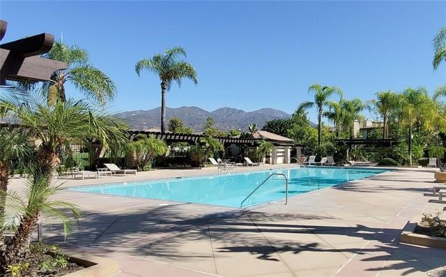 252 Knoll Lake, Mission Viejo, CA 92692