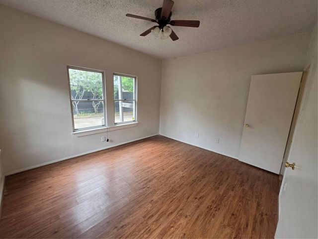 1226 W Gray Street 2, Houston, TX 77019