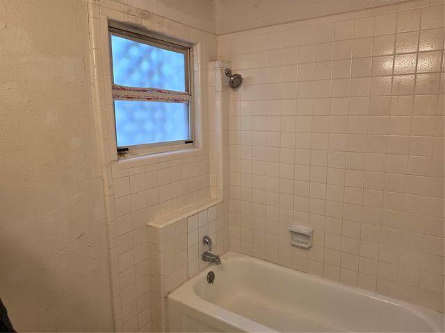 1226 W Gray Street 2, Houston, TX 77019