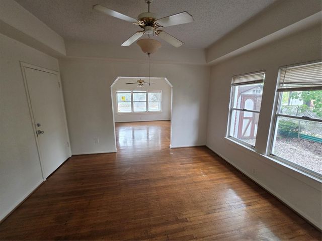 1226 W Gray Street 2, Houston, TX 77019