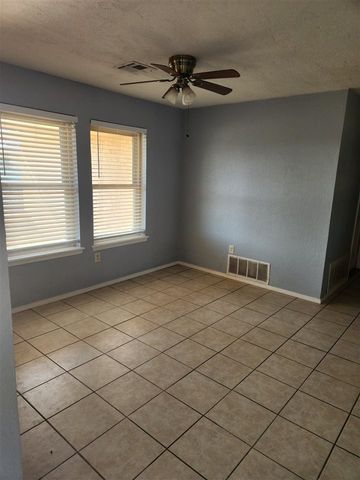 7613 NW Baldwin, Lawton, OK 73505