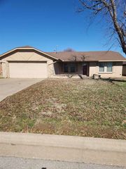 7613 NW Baldwin, Lawton, OK 73505