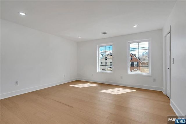 21 Cross Street, Montclair, NJ 07042