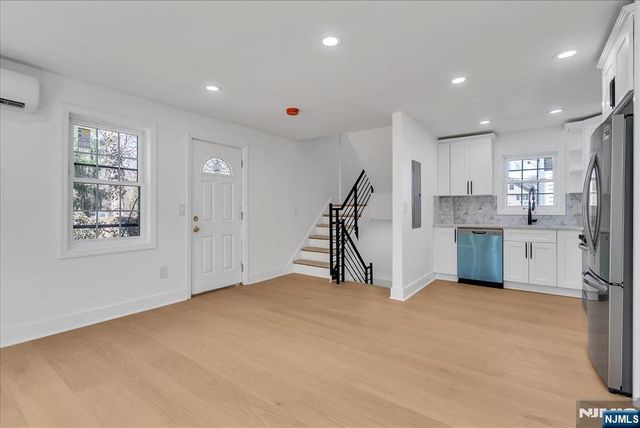 21 Cross Street, Montclair, NJ 07042