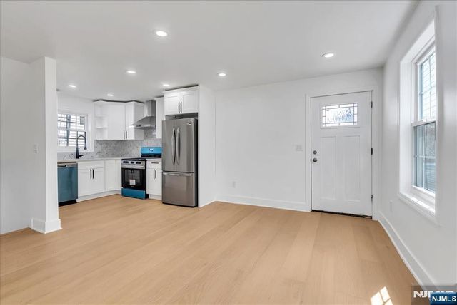 21 Cross Street, Montclair, NJ 07042