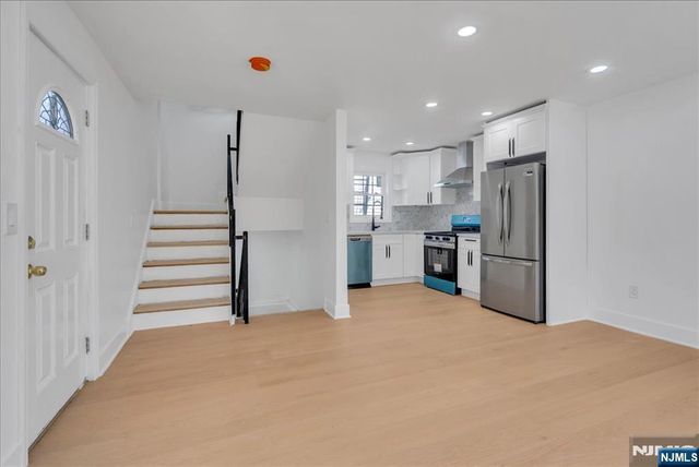 21 Cross Street, Montclair, NJ 07042