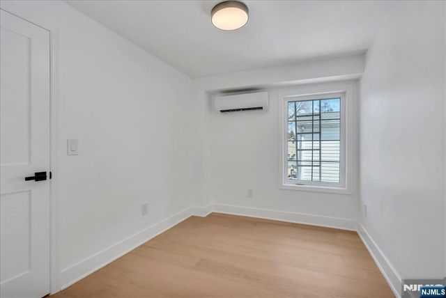 21 Cross Street, Montclair, NJ 07042