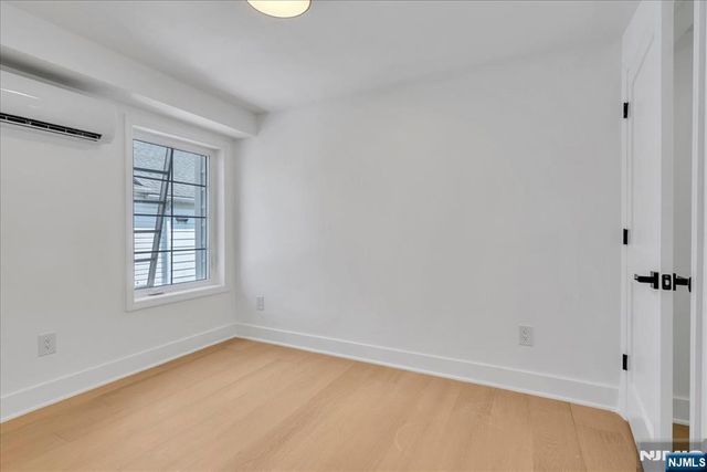 21 Cross Street, Montclair, NJ 07042