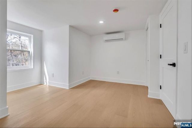 21 Cross Street, Montclair, NJ 07042