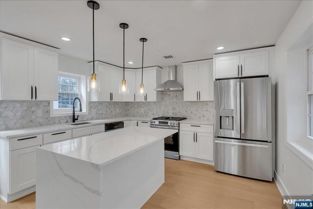 21 Cross Street, Montclair, NJ 07042