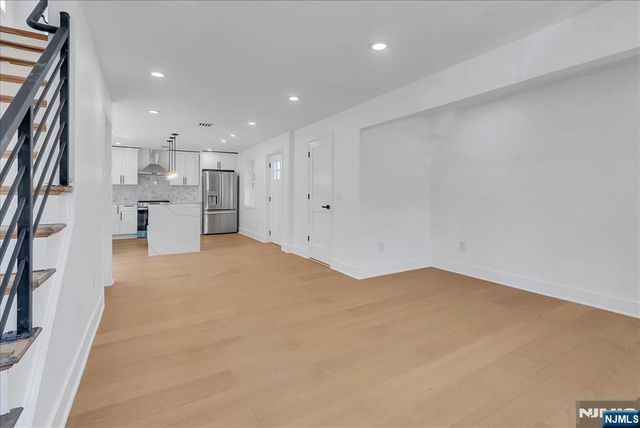 21 Cross Street, Montclair, NJ 07042